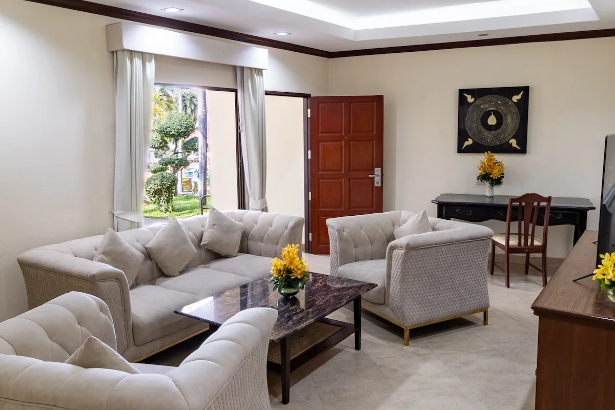 thaigardenresort-pattaya-2-bedroom-suite-pool-view-living-room thaigardenresort-pattaya-2-bedroom-suite-pool-view-living-room