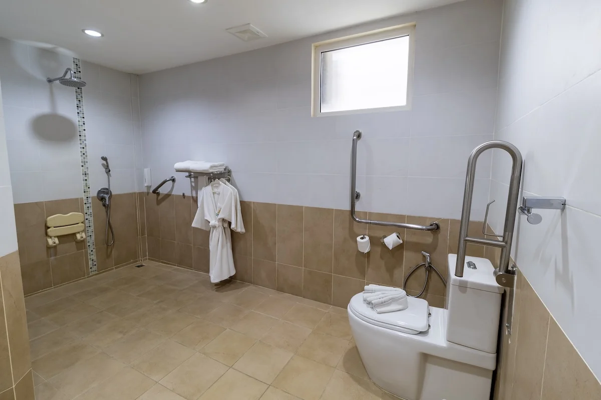 thaigardenresort-pattaya-deluxe-accessible-junior-suite-bathroom-shower thaigardenresort-pattaya-deluxe-accessible-junior-suite-bathroom-shower