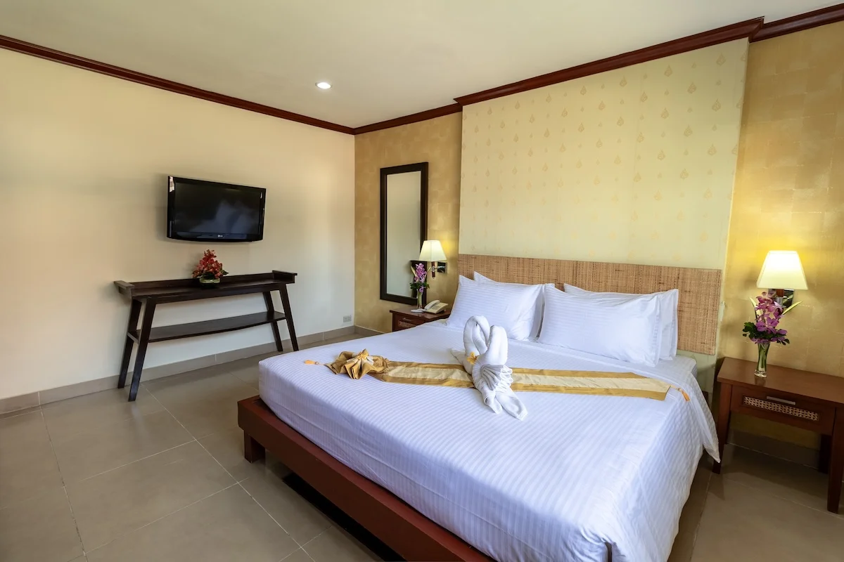 thaigardenresort-pattaya-deluxe-accessible-junior-suite-bedroom-beds thaigardenresort-pattaya-deluxe-accessible-junior-suite-bedroom-beds